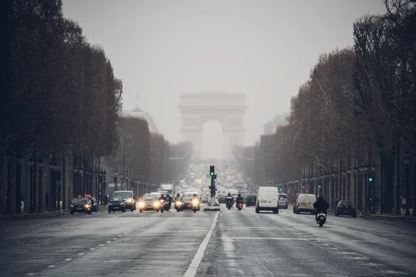 PARIS, FRANCE: Arc de Triomphe in Paris at day time, France circa February 2012. — Stock Photo, Image