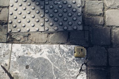 Brüksel, Belçika: Brüksel'deki eski şehir gün zaman, Şubat 2012 yaklaşık Belçika küçük sokakları.