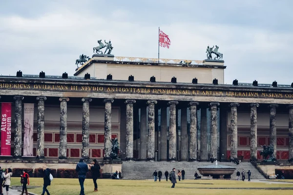 Berlin, Niemcy - około lutego 2012: Muzeum sztuki elewacji w Berlinie w czasie dnia, Niemcy około lutego 2012. — Zdjęcie stockowe