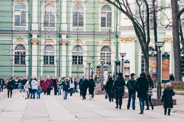 Saint-Petersburg, Rusya Federasyonu-Kasım 2015 yaklaşık: Hermitage Müzesi, tarihi merkezi, Saint Petersburg'da sonbahar 2015. — Stok fotoğraf