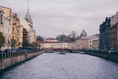 Saint-Petersburg, Rusya Federasyonu-Kasım 2015 yaklaşık: Moika nehir içinde tarihi merkezi, Saint Petersburg'da sonbahar 2015.