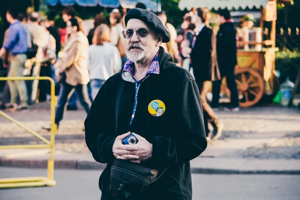 SAINT-PETERSBURG, RUSSIE - CIRCA MAI 2015 : les gens à la célébration de la Journée de la ville de Saint-Pétersbourg en mai 2015 . — Photo