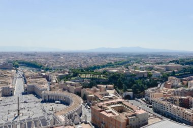 Roma, İtalya - yaklaşık Haziran 2017: St. Peter's Square St. Peter Bazilikası Vatikan, Roma, İtalya, gece yaklaşık Haziran 2017 yılında üstten görünümünü. 