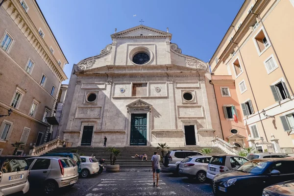 ROMA, ITÁLIA - CIRCA JUNHO 2017: antiga fachada da Igreja Católica no centro de Roma, Itália, em junho de 2017 . — Fotografia de Stock