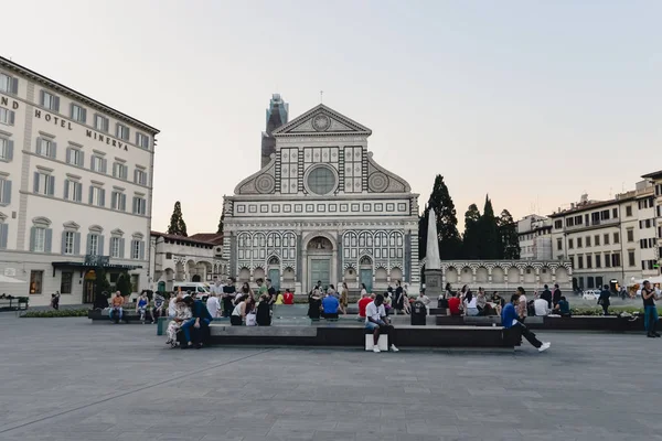 Флоренції (Італія)-близько 2017 червня: фасад базиліки Санта-Марія-Новелла у Флоренції, Італія в червні 2017. — стокове фото