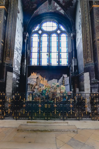 ПАРИЖ, ФРАНЦИЯ - CIRCA JUNE 2017: готический интерьер внутри The Church of St Eustache in Le Marais district in Paris on a sunny day, France in June 2017 . — стоковое фото