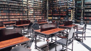 Rio De Janeiro, Brezilya - Eylül 2019: Portekiz Kraliyet Okuma Odası veya Real Gabinete Portugus da Leitura 'nın İçi.