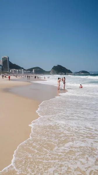 Rio Janeiro Brezilya Eylül 2019 Copacabana Sahilinde Açık Kum Mavi — Stok fotoğraf