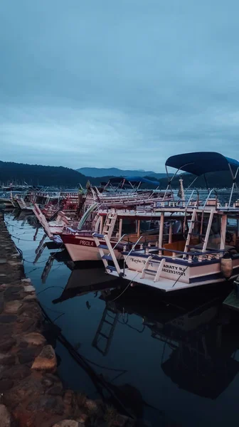 Paraty Brasilien Circa September 2019 Färgglada Festbåtar Hamnen Den Historiska — Stockfoto
