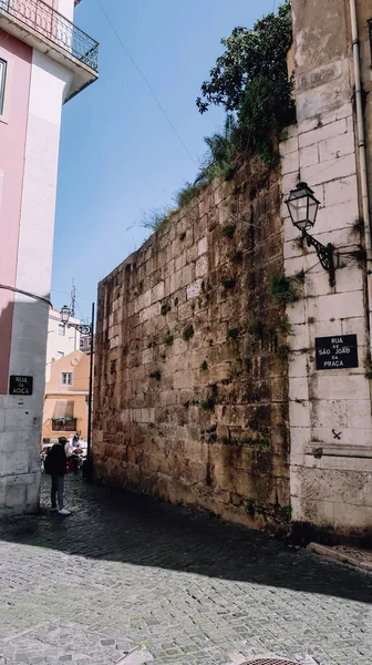 Lisboa Portugal Marzo 2020 Calles Estrechas Vacías Casco Antiguo Histórico —  Fotos de Stock