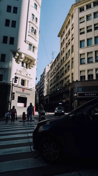 ブエノスアイレス アルゼンチン Circa 10月2019 天気の良い秋の日にブエノスアイレスの中心部にあるAvenida Corrientes — ストック写真