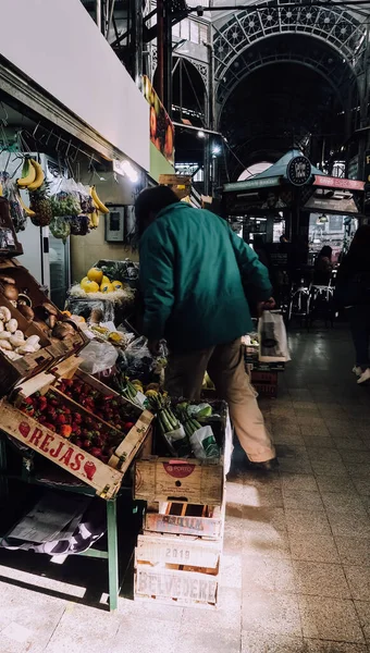 Buenos Aires Argentina Circa 10月2019 晴れた秋の日にブエノスアイレスのパレルモ地区の市場Feria San Telmoの人々と商品 — ストック写真