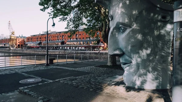 Buenos Aires Argentina Circa Październik 2019 Pomnik Marinos Mercantes Nad — Zdjęcie stockowe