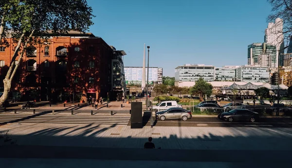 Buenos Aires Argentina Circa Oktober 2019 Hoge Kantoorgebouwen Langs Rivier — Stockfoto