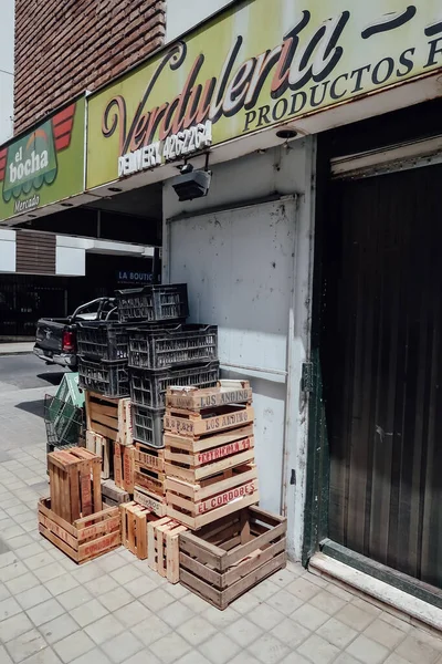 Cordoba Argentina Circa Outubro 2019 Caixas Madeira Vazias Rua Frente — Fotografia de Stock