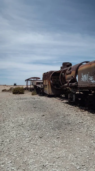Uyuni Bolivia Circa Noviembre 2019 Locomotoras Oxidadas Cementerio Trenes Cerca —  Fotos de Stock