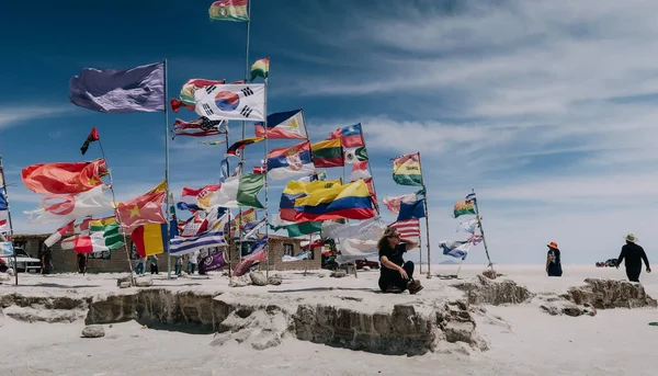 Uyuni Bolivia Circa Listopad 2019 Stacja Flagowa Wieloma Różnymi Flagami — Zdjęcie stockowe