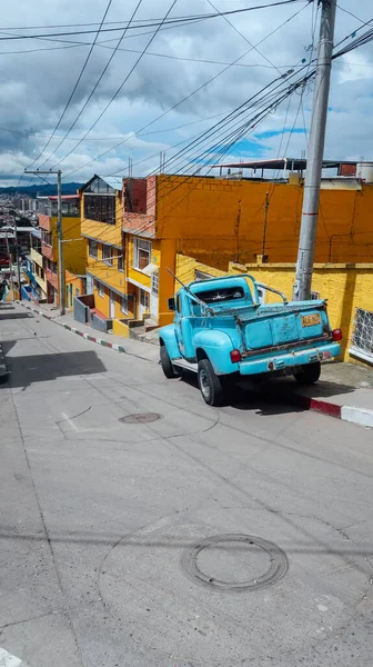 Bogota Colombia Circa Novembre 2019 Vecchio Camion Blu Brillante Vicino — Foto Stock