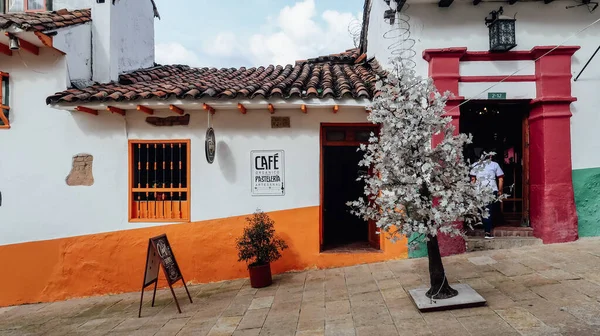 Bogota Colombia Circa November 2019 Colonial Buildings Narrow Street Candelaria — Stock Photo, Image