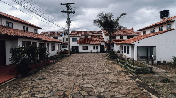 Guatavita Colombia November 2019 Kasseistrook Smalle Straat Gebouwen Geschilderd Witte — Stockfoto