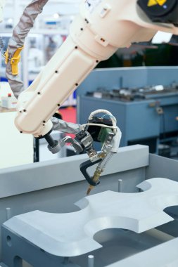 Endüstriyel kaynak robot kol