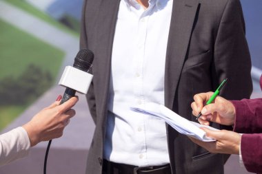 Medya röportaj. Basın röportaj