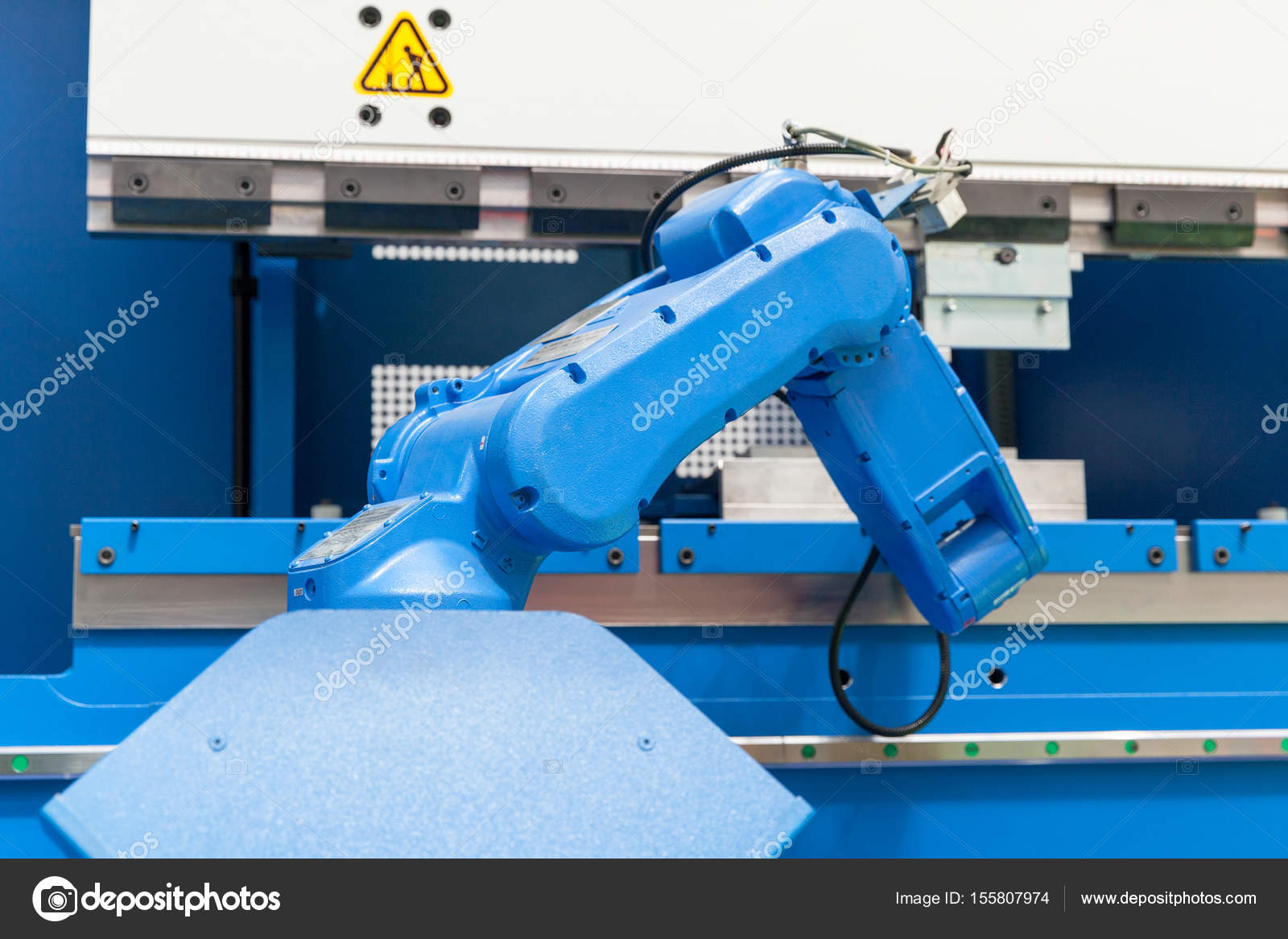 industrial pick and place robot