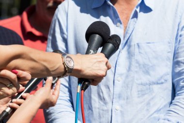 Medya röportaj. Basın röportaj