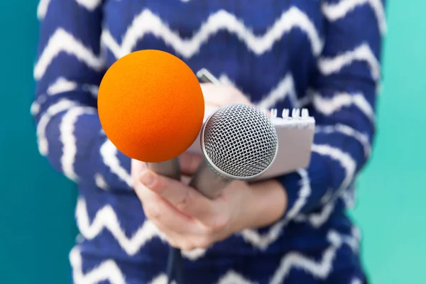 Public relations - Pr. Journalist. Persconferentie. — Stockfoto