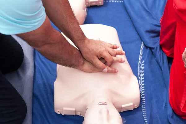 Corso di primo soccorso. RCP . — Foto Stock