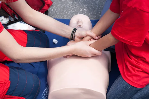CPR. First aid training course. — Stock Photo, Image