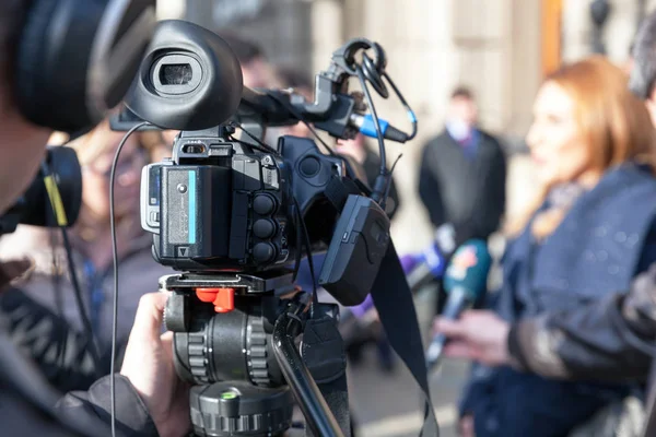 TV-interview. Public relations - Pr. persconferentie. — Stockfoto