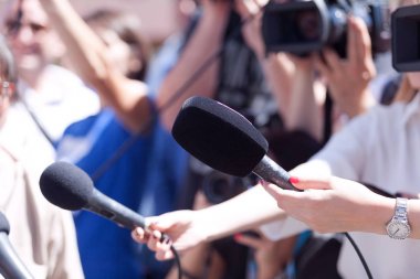 İş yerinde gazetecilere