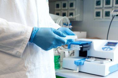 Corona virüsü COVID-19 hastalığı için laboratuvar testi 