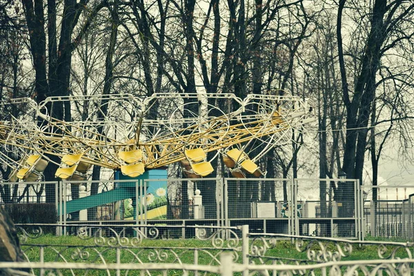 Altes Riesenrad. Freizeitpark aufgegeben. — Stockfoto