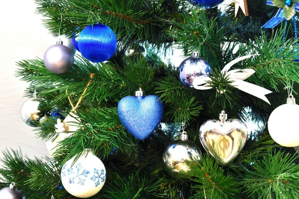 A história do inverno. Férias de Ano Novo. Árvore de Natal festiva . — Fotografia de Stock