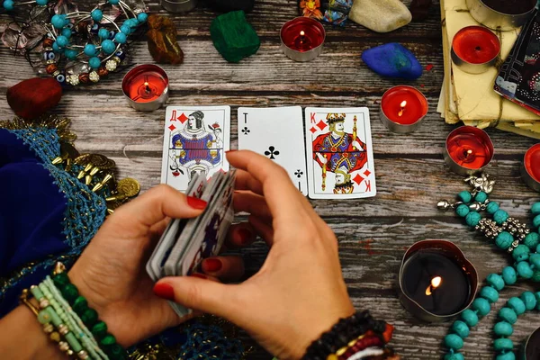 Female fortune teller with Tarot cards. Magic and esoteric background. ESP. — Stockfoto