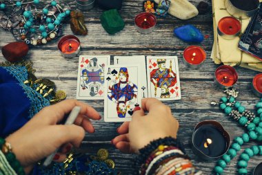 cartomancy. the occult. Charlatans magicians