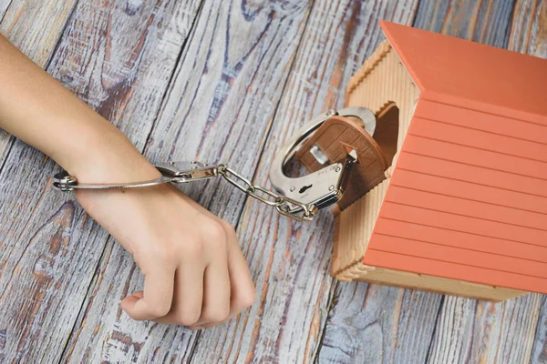 Selbstisolierung zu Hause. Quarantäne während der Epidemie. Zu Hause sitzen — Stockfoto