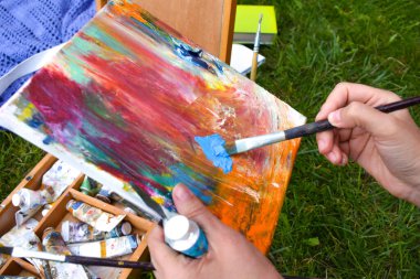 Acrylics 'in doğa üzerine çizimleri. Fırçalar ve boyalar sanattır..