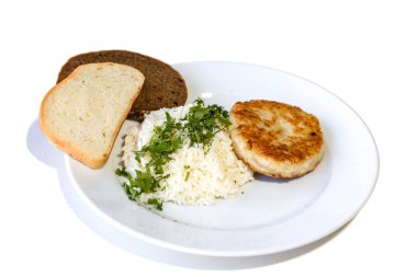 Göğsü pirinç ve beyaz arka plan üzerinde izole ekmek ile