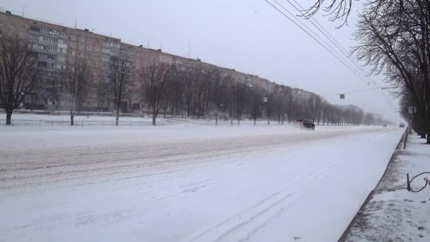 Kriviy Rih Ukrajna Február 2018 Autók Vezetés Egy Hóval Borított — Stock videók