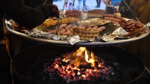 Different Types Grilled Sausages Fried Huge Pan Open Fire Street — Stock Video