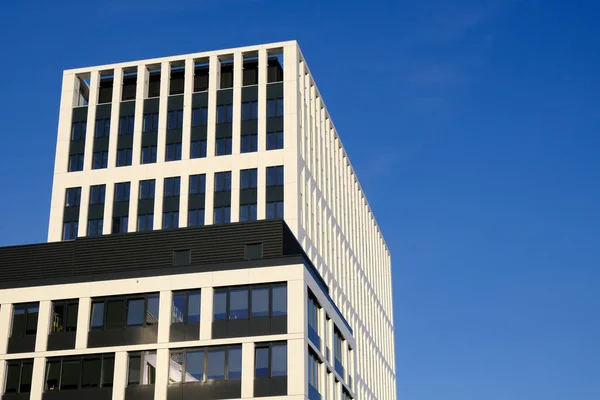 Exterior of a modern office buildings in new contemporary busine — Stock Photo, Image