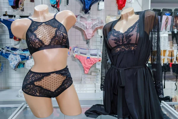 Deux Mannequins Habillés Belle Dentelle Noire Sous Vêtements Pour Femmes — Photo