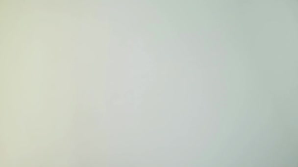 Чоловік Рука Захисних Латексних Рукавичках Використанням Дезінфекторного Спрею Дезінфекції Приміщень — стокове відео