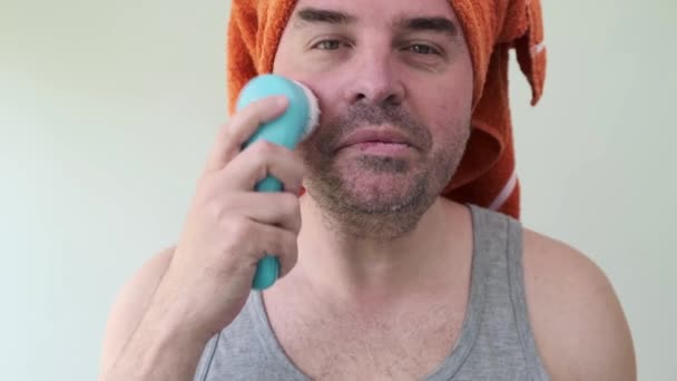 Handsome Years Old Middle Aged Unshaven Man Towel Head Using — Stock Video