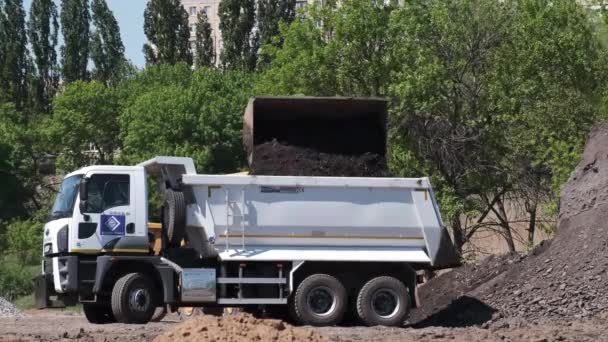 Kryvyi Rih Ukrajina Květen 2020 Sklápěcí Vůz Naložen Půdou Pro — Stock video