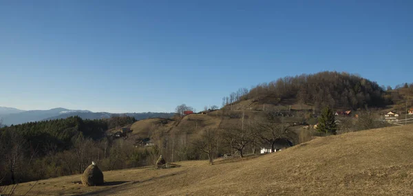 Осенний Пейзаж Старым Домом Заднем Плане — стоковое фото