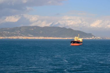 Akdeniz 'de Büyük Ağır Kaldıraç Gemisi